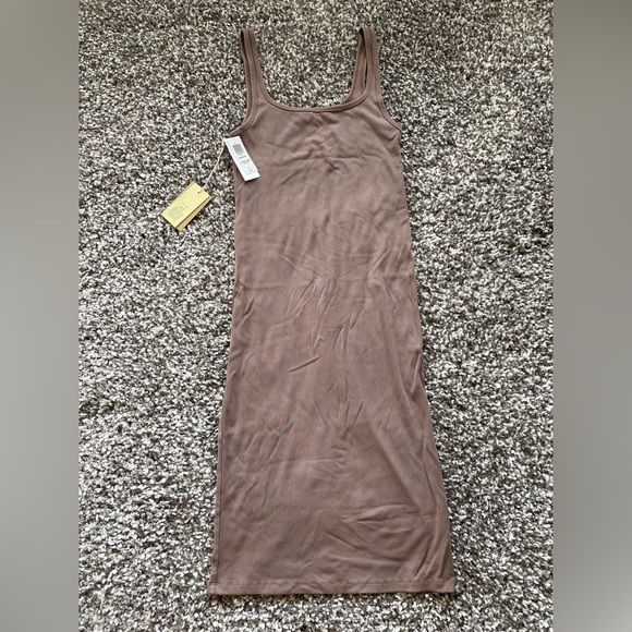 Aritzia Wilfred Free Go-To Tank Dress - Picture 3 of 6